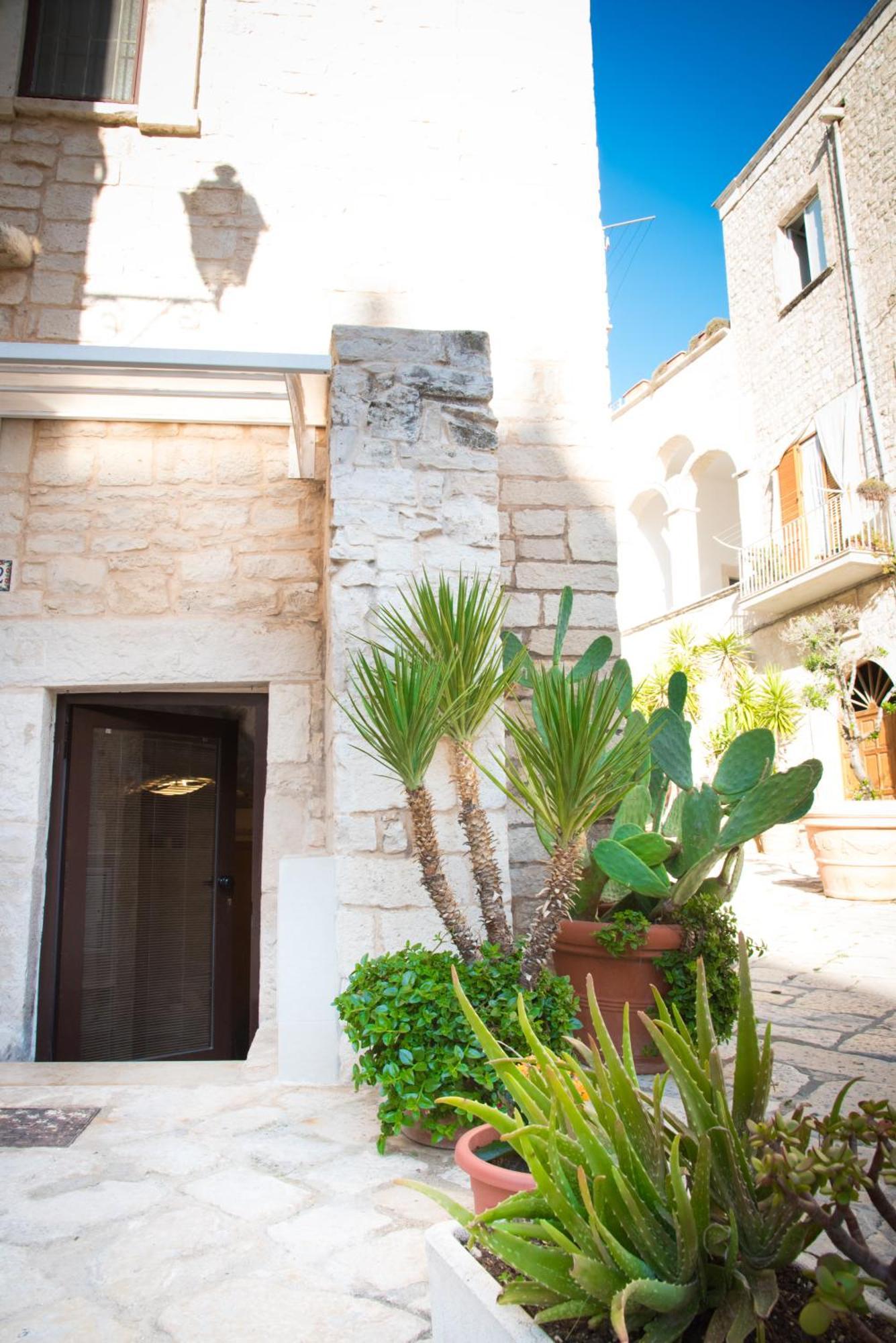 Hotel Piccola Pietra Bianca Giovinazzo Exterior foto